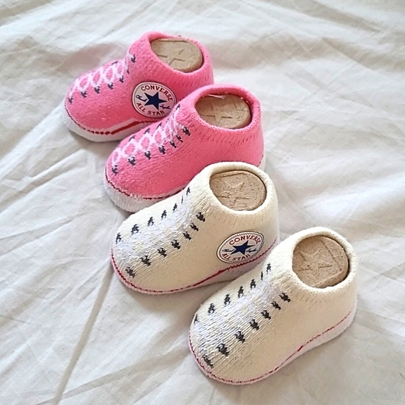 2 Pair Converse Chuck Taylor 0-6 Months Infant Booties Pink and White - Picture 4 of 6